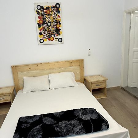Chambre Spacieuse Avec Balcon - Salle De Bain Exterieure Privee & Breakfast Saint-Louis Ngoại thất bức ảnh