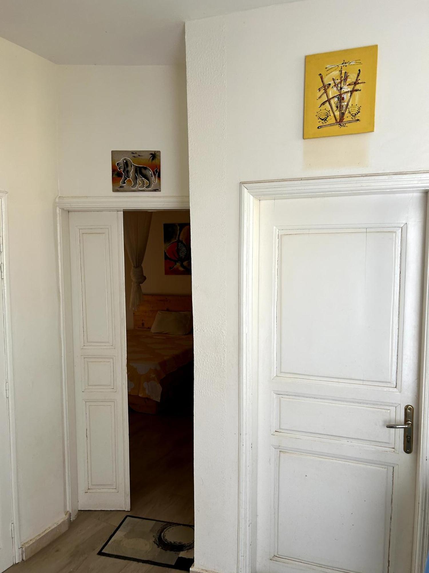 Chambre Spacieuse Avec Balcon - Salle De Bain Exterieure Privee & Breakfast Saint-Louis Ngoại thất bức ảnh